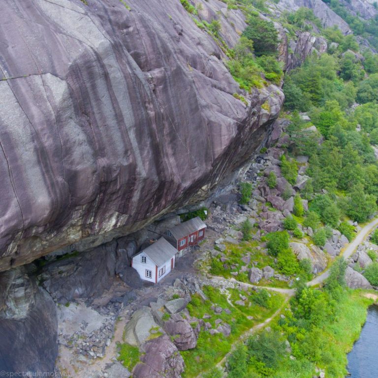 Unbelievable! Discover the Hidden Farm in Norway Built Under a Massive Rock – You Won’t Believe Your Eyes!